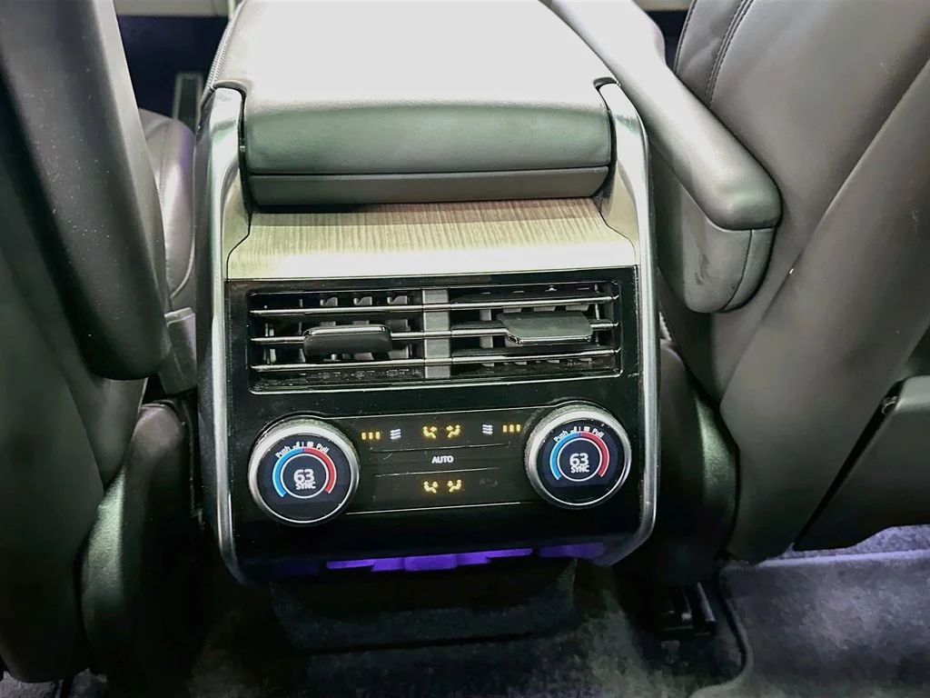 Used 2023 Fuji White Land Rover SE image 26