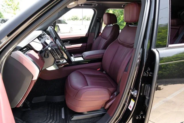 New 2026 Black Land Rover SE image 41