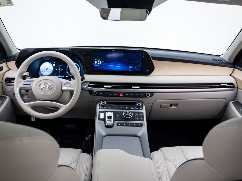 Used 2023 Graphite Hyundai Limited image 11
