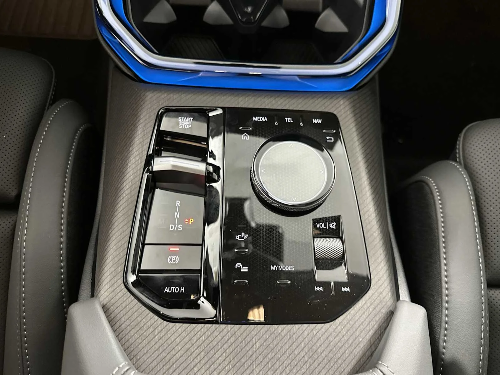 2026 BMW X3 30 - Photo 16