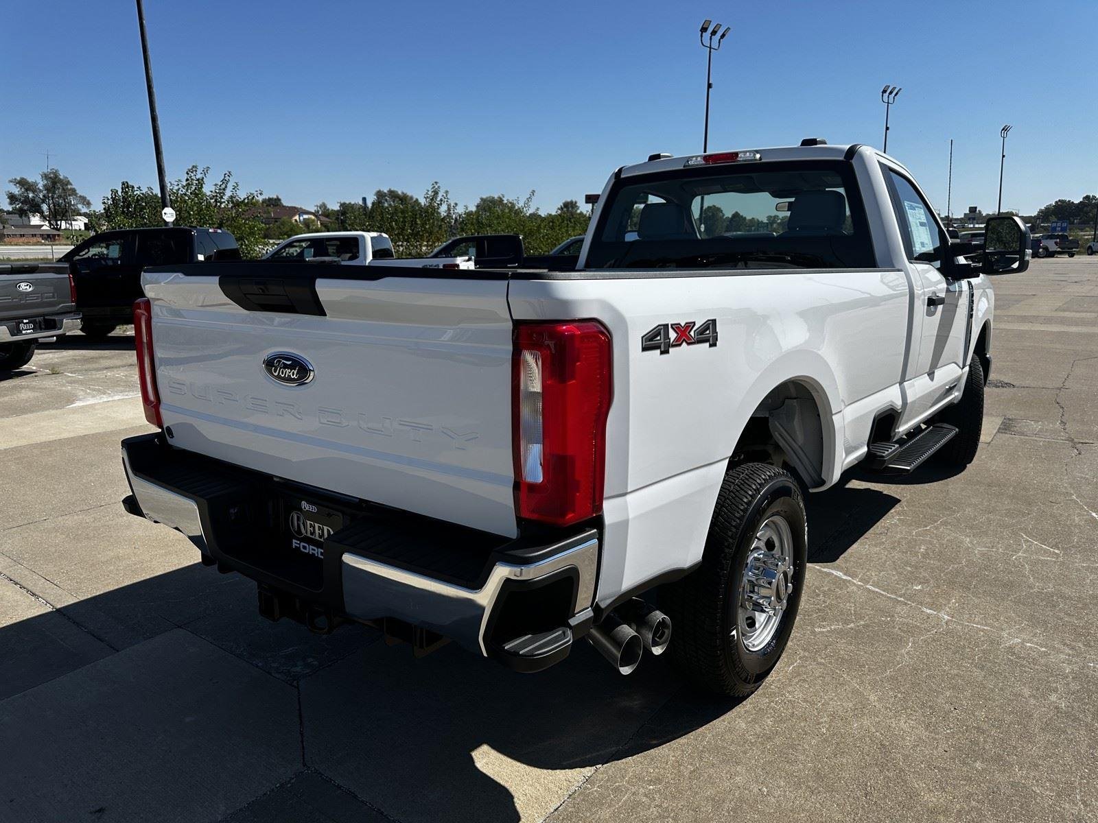 2025 Ford F-350 Super Duty XL - Photo 9