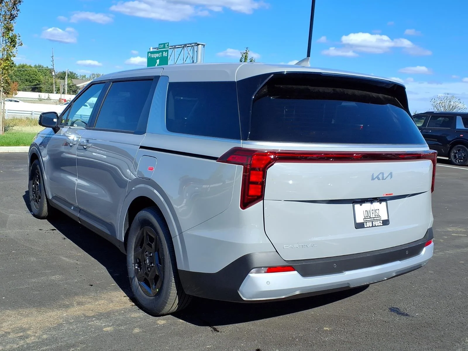 New 2027 Ceramic Silver Kia LXS image 19
