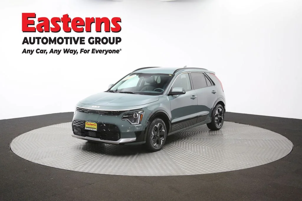 Used 2023 Green Kia Wind image 56