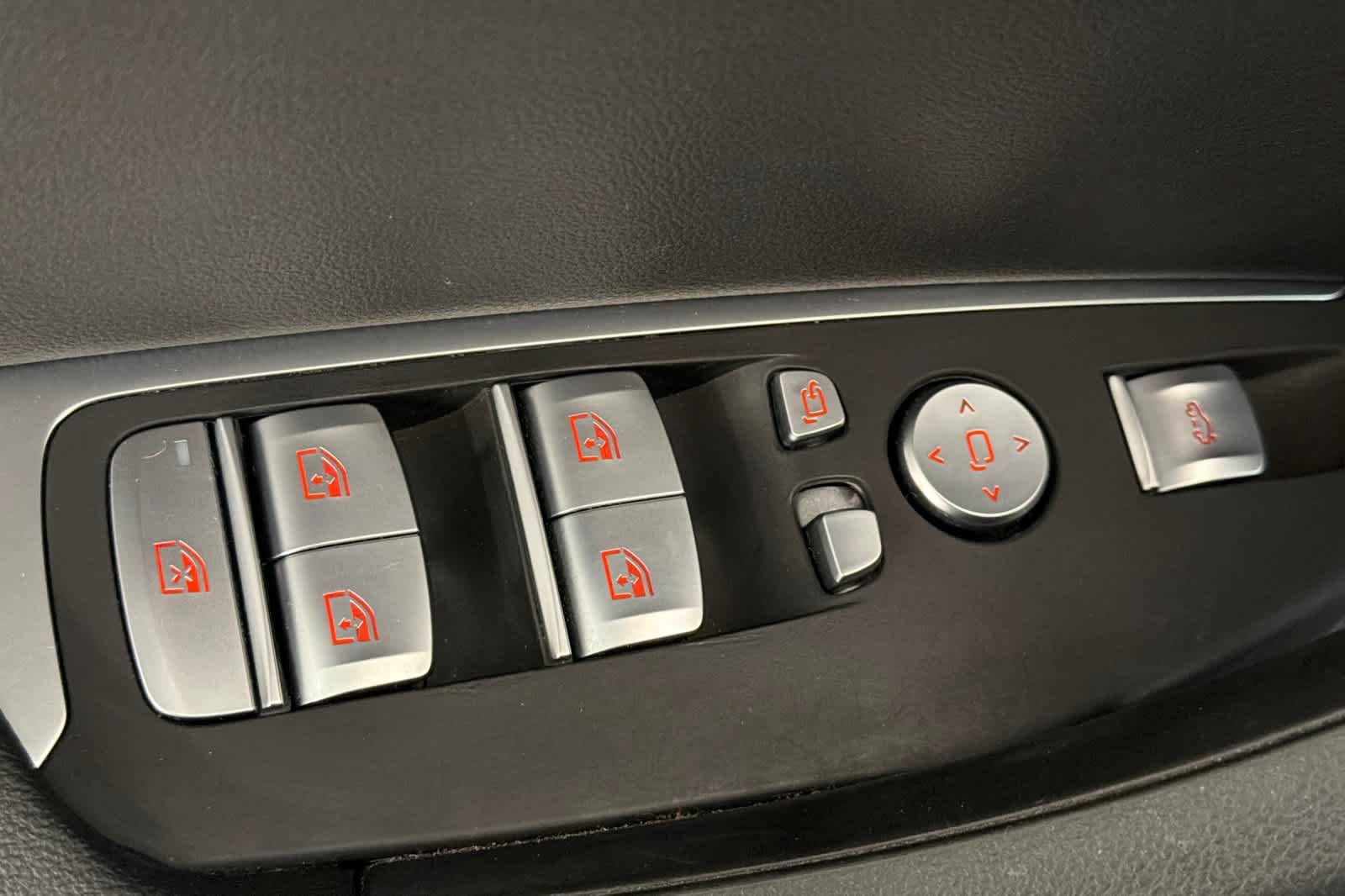 Used 2023 Black Sapphire Metallic BMW xDrive30i image 13