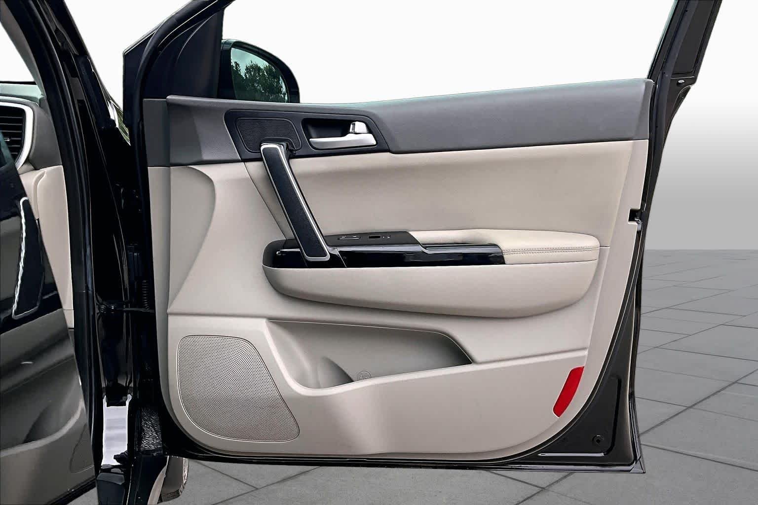 Used 2019 Black Cherry Kia EX image 23