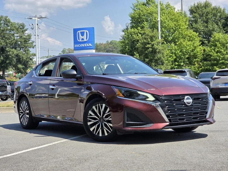Used 2025 Garnet Pearl NISSAN 2.5 SV image 20
