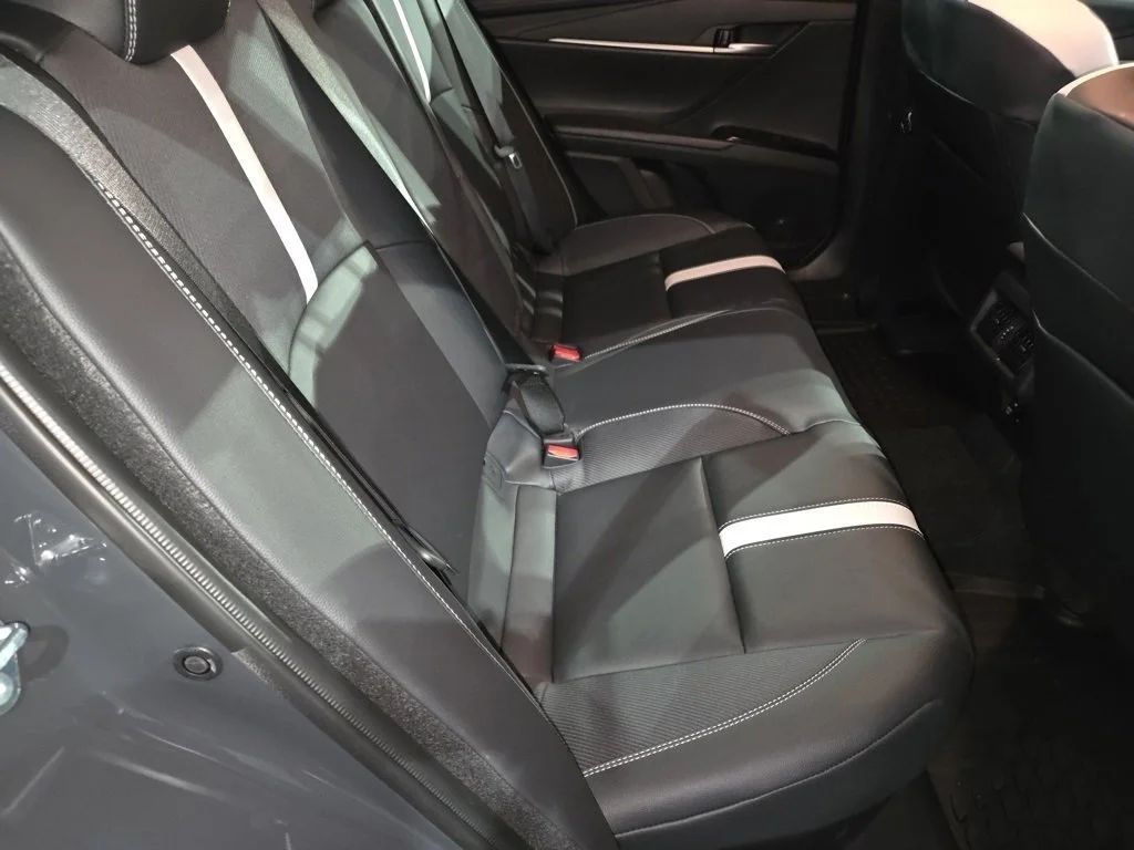2026 Toyota Camry SE - Photo 6