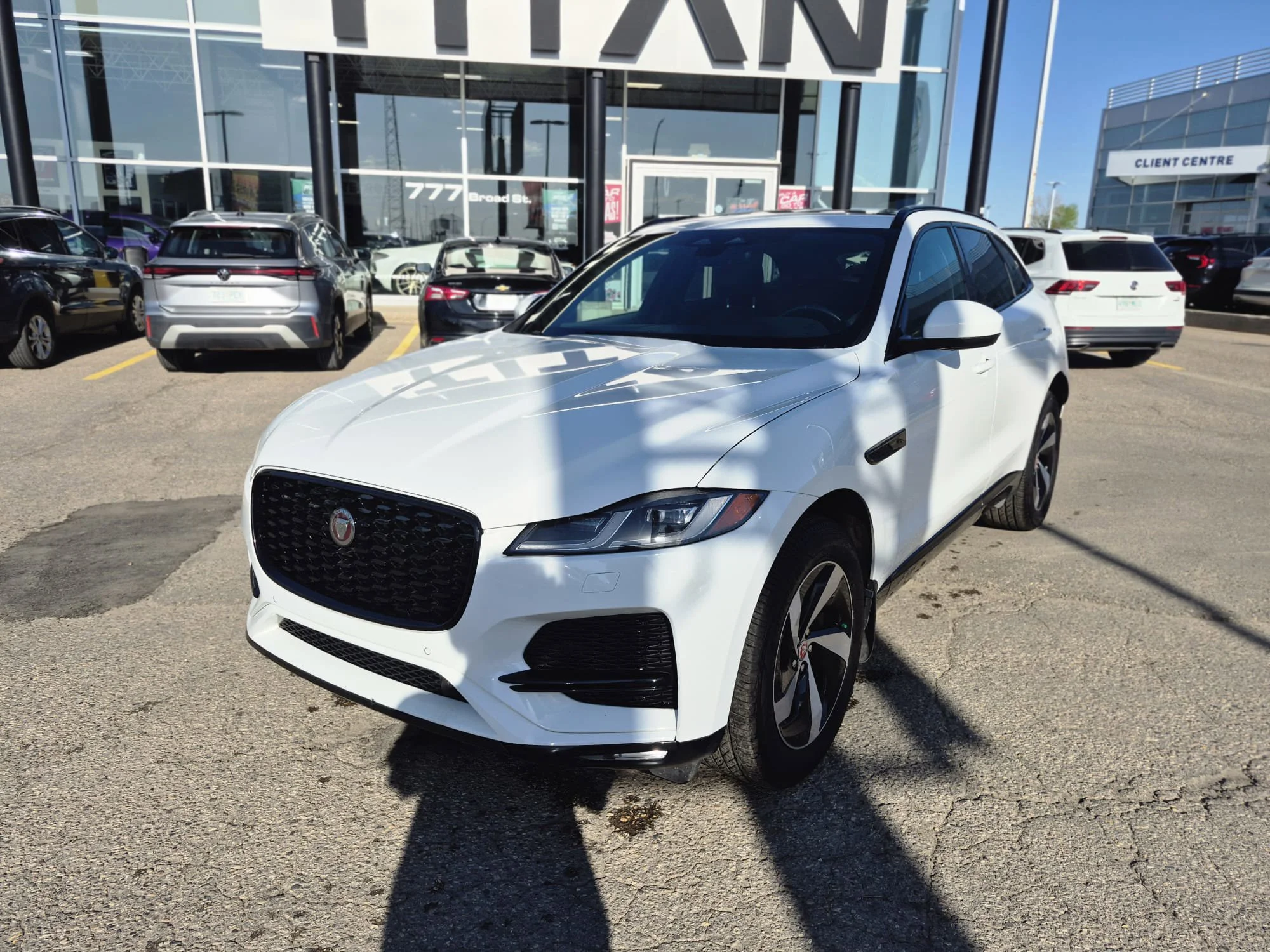 Used 2022 Fuji White Jaguar P250 S AWD*Nav | Htd Leather | Pano Roof | Htd Wheel | Blind Spot Detect | Meridian Audio | CarPlay image 3