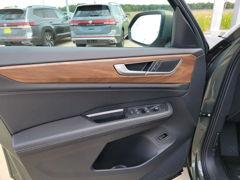 2026 Volkswagen Atlas SE w/Tech - Photo 28