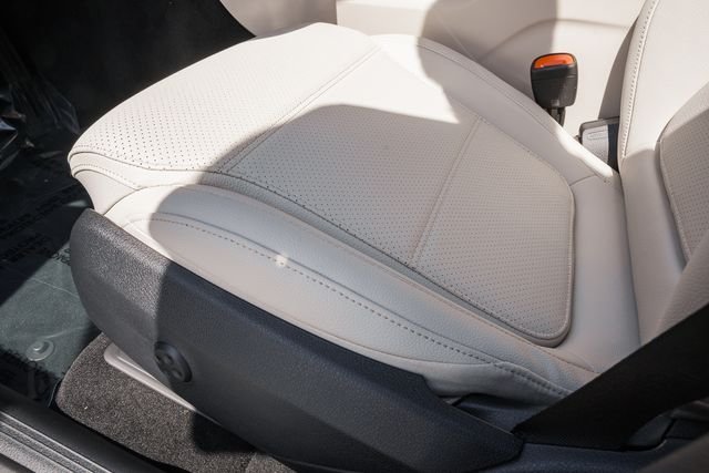 New 2026 Polar White Mercedes-Benz GLC 300 image 35