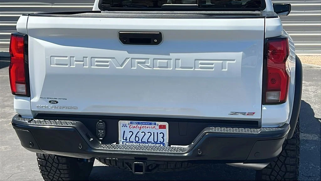 Used 2025 White Chevrolet ZR2 image 6