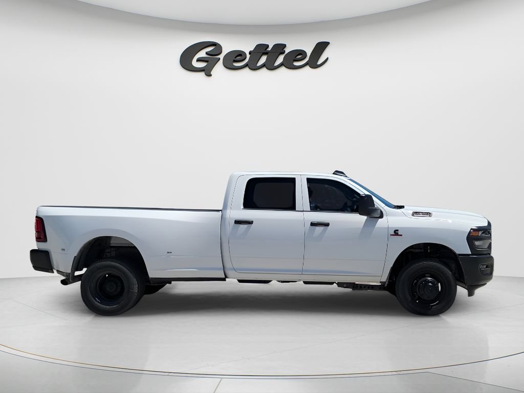 New 2026 Bright White Clear-Coat Exterior Paint RAM Tradesman image 4