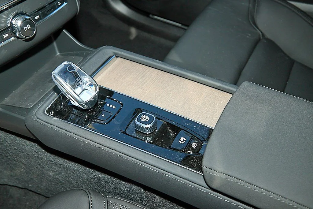 New 2026 Aurora Silver Volvo Plus image 17