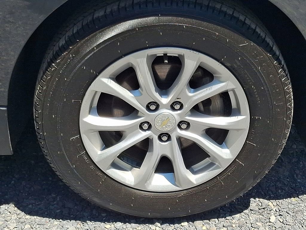 Used 2018 NIGHTFALL GRAY METALLIC Chevrolet LT image 9