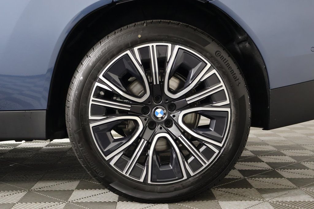 New 2026 Arctic Race Blue metallic BMW 30 xDrive image 10