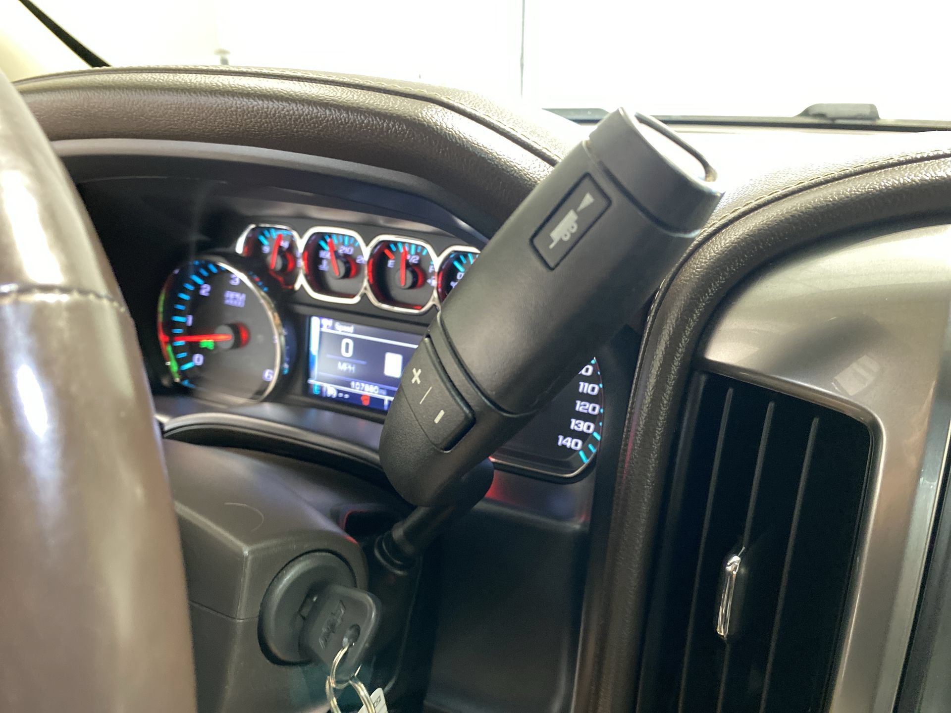 Used 2017 IRIDESCENT PEARL TRICOAT Chevrolet LTZ image 15