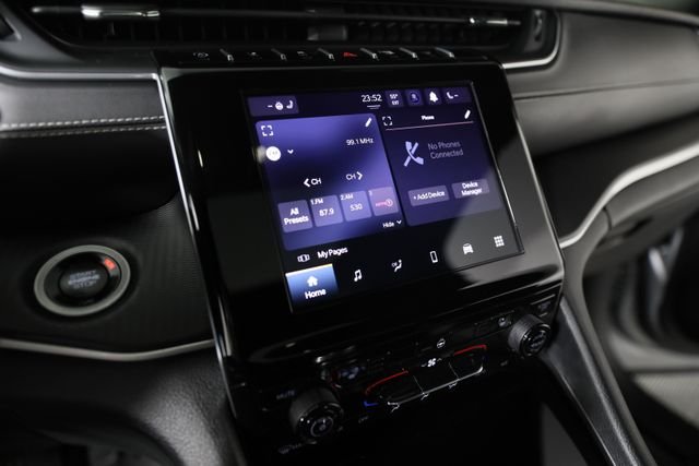 Used 2025 Silver Jeep Laredo image 12
