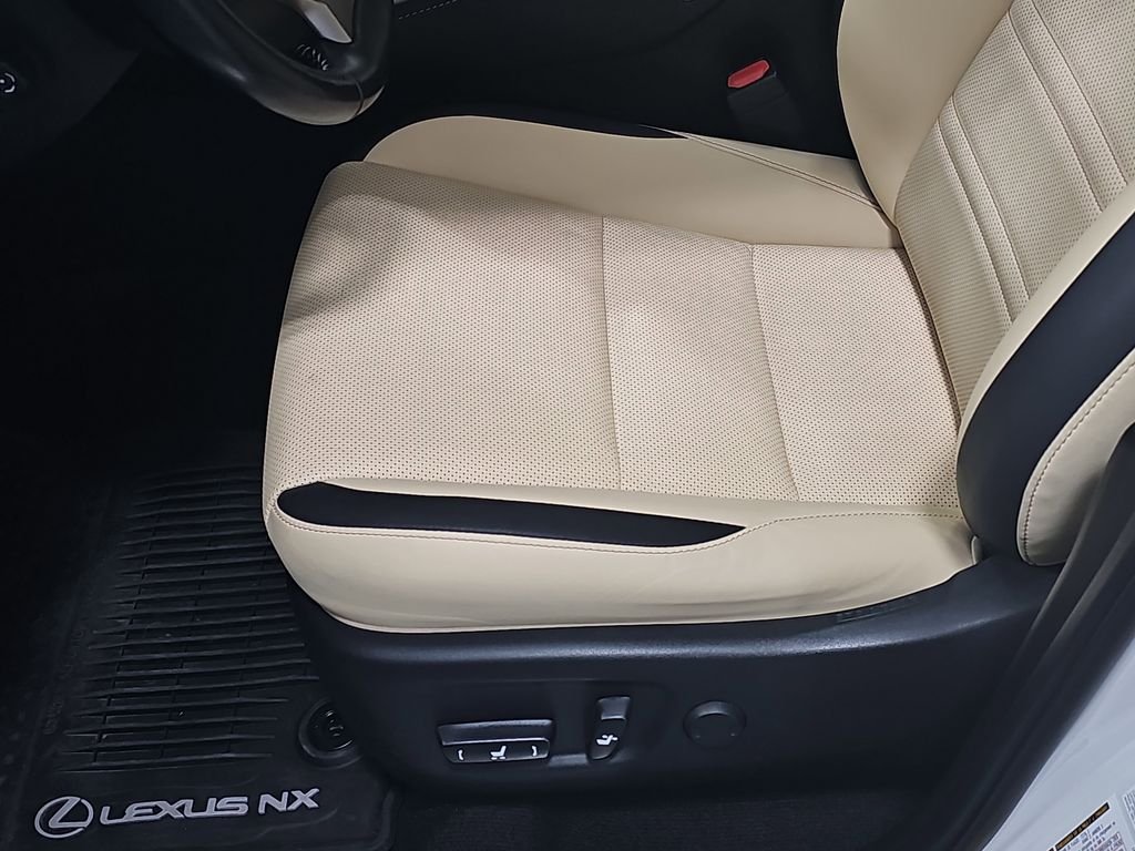 Used 2017 White Lexus 200t image 30