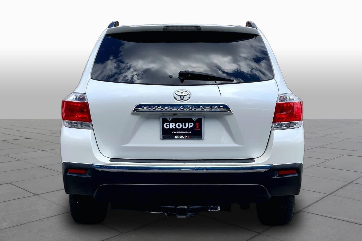 Used 2012 Blizzard Pearl Toyota Limited image 5