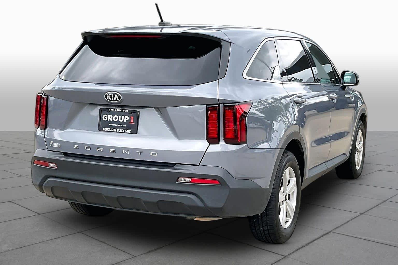 Used 2021 Everlasting Silver Kia LX image 13