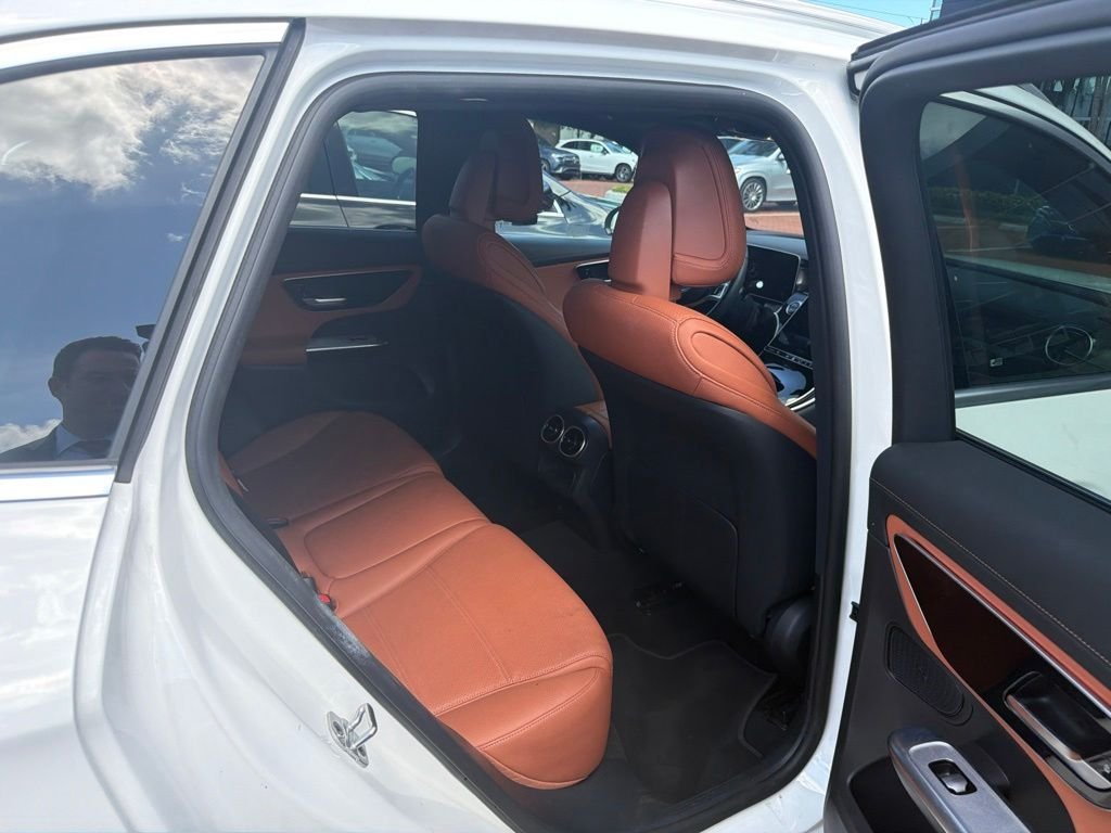 Certified Used 2025 White Mercedes-Benz GLC 300 image 5