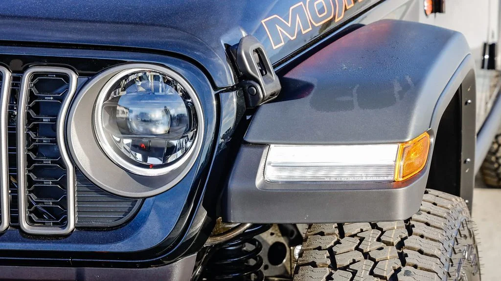 New 2026 Black Jeep Mojave image 5