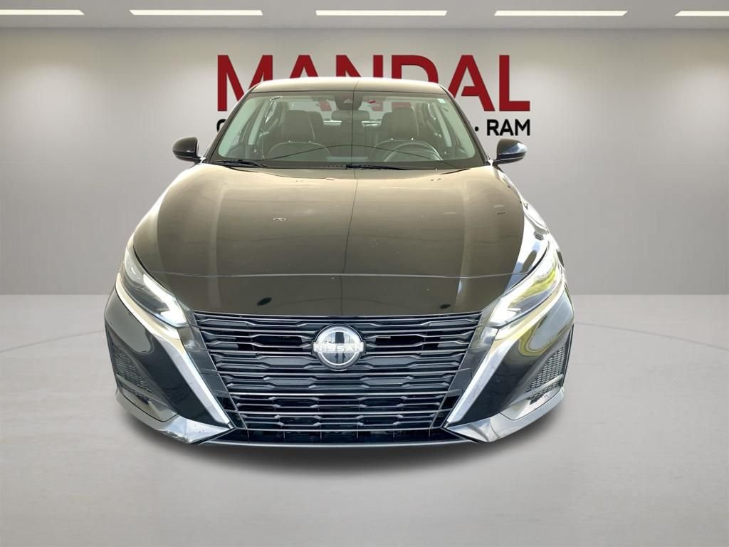 Used 2023 Black Nissan 2.5 S image 3