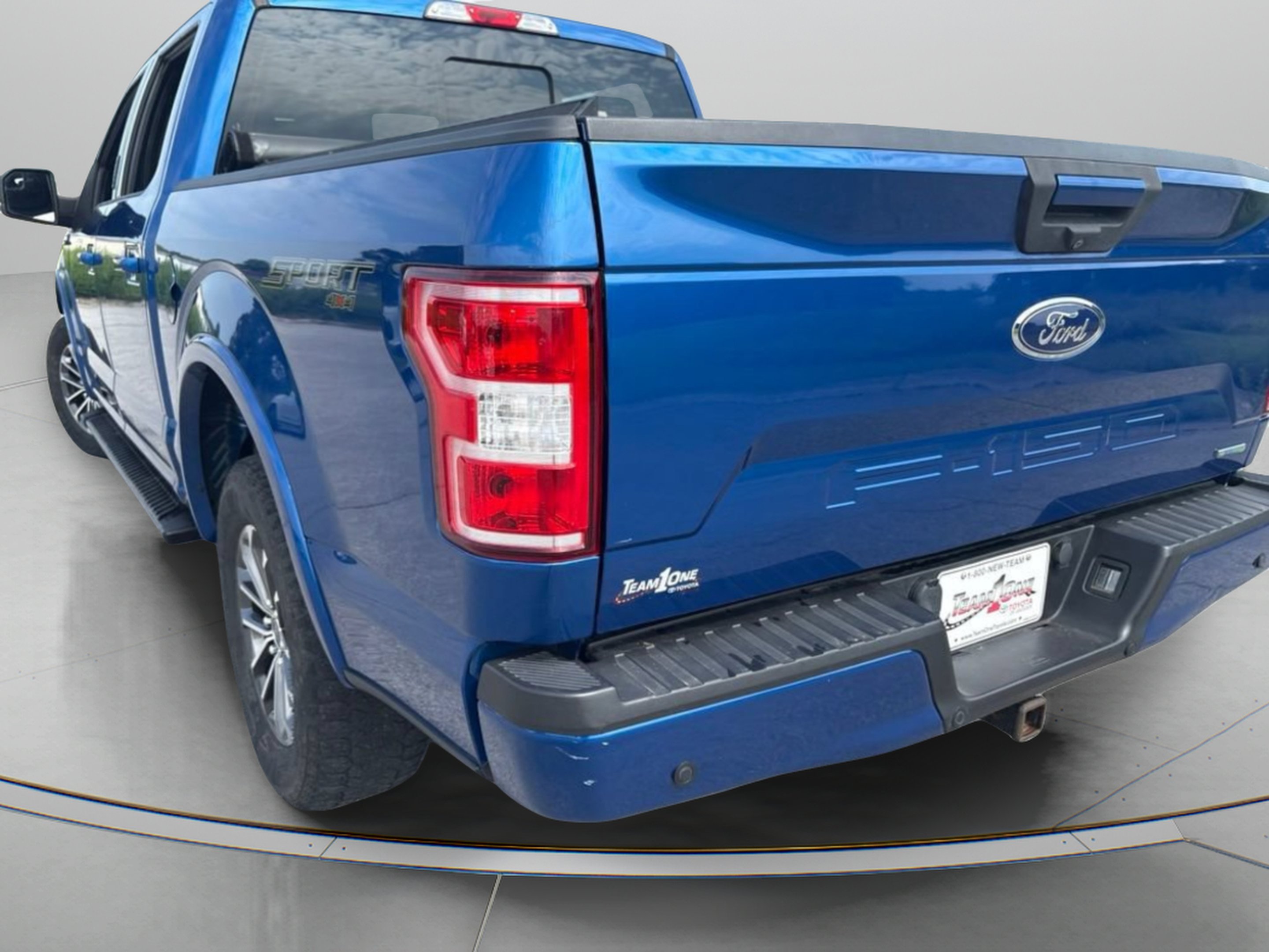 Used 2018 Lightning Blue Ford XLT image 7