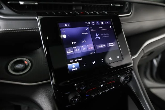 Used 2025 Silver Jeep Laredo X image 12