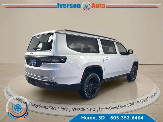 New 2026 Silver-Zynith Exterior Paint Jeep Grand Wagoneer image 10