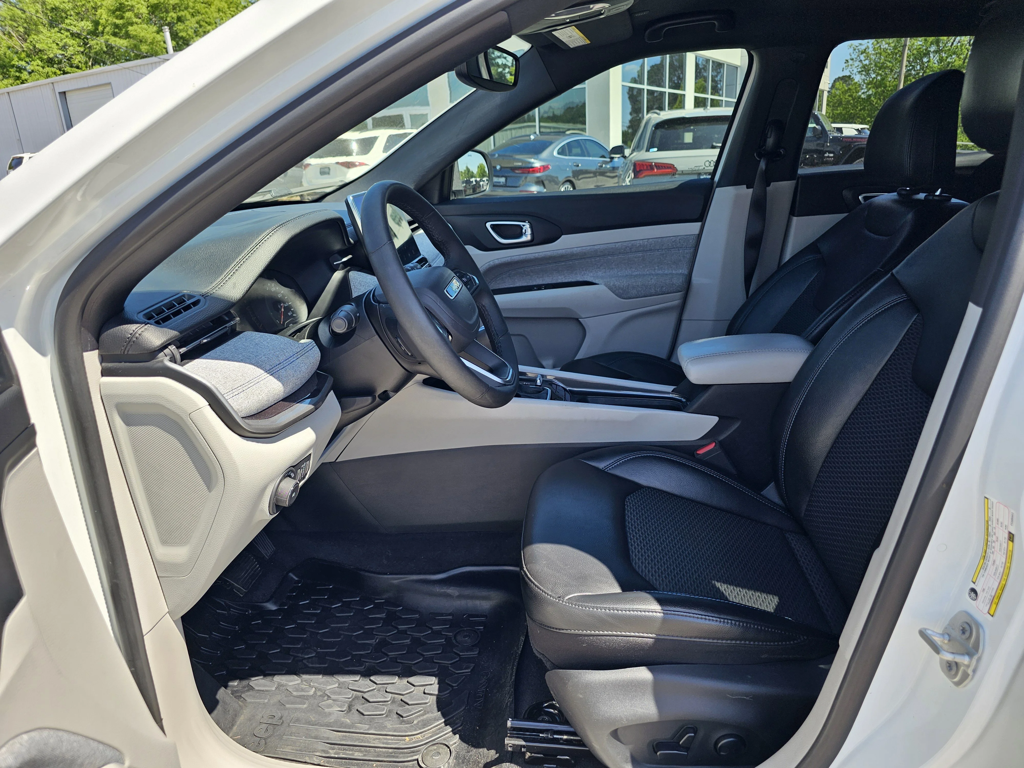 2023 Jeep Compass Latitude - Photo 17
