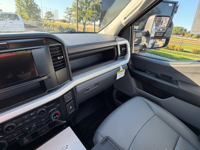New 2026 White Ford F600 4X4 CHAS/C image 15