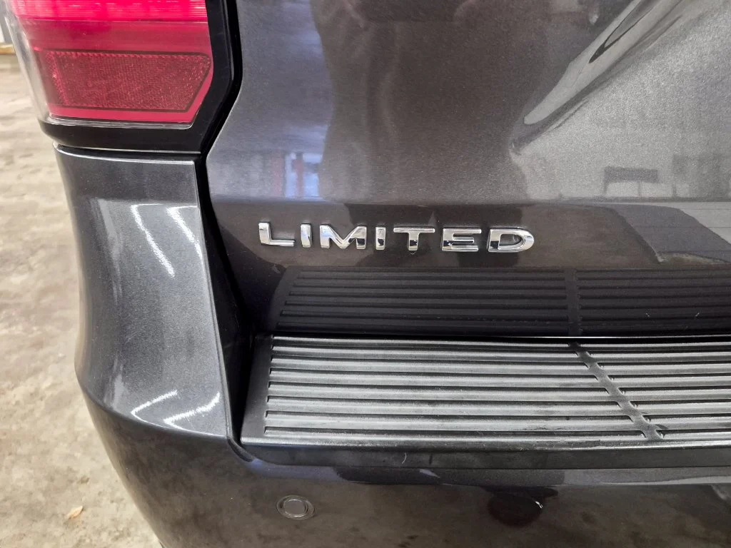 Used 2021 Magnetic Ford Limited image 8