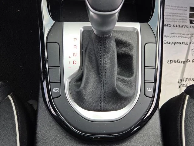 Used 2024 White Kia GT-Line image 19