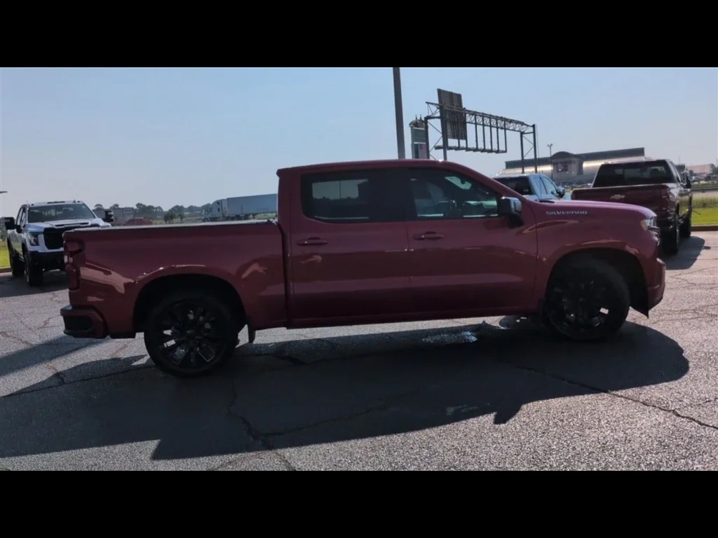 Used 2019 RED HOT Chevrolet RST image 9