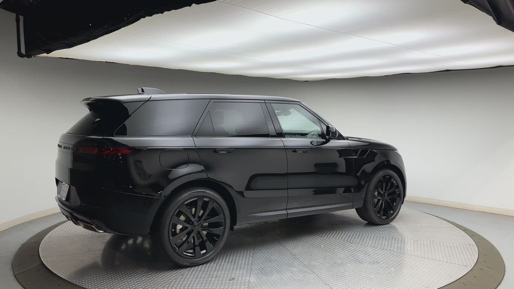 New 2026 Santorini Black LAND ROVER SE image 2