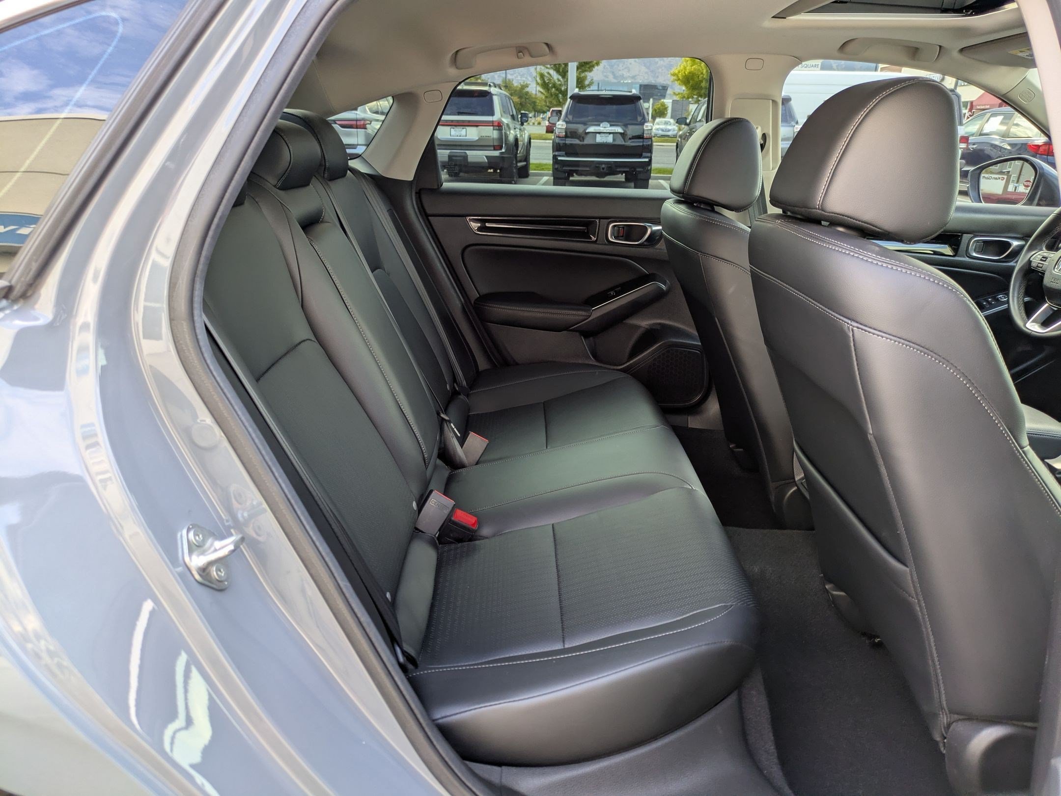 Used 2024 Sonic Gray Pearl Honda Touring image 32