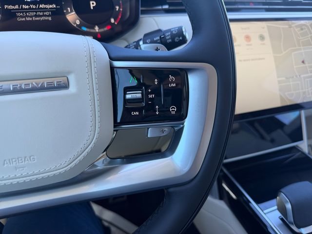 New 2026 Santorini Black Land Rover SE image 23
