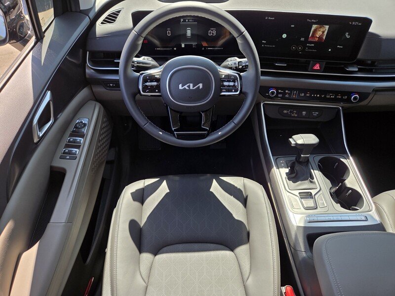 New 2026 Aurora Black Pearl Kia LXS image 9