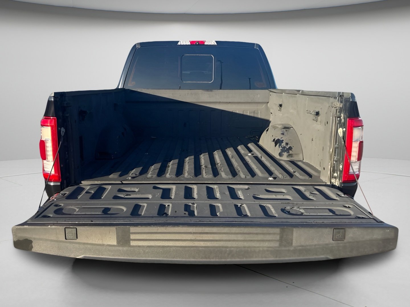 Used 2021 Agate Black Metallic Ford Lariat image 8