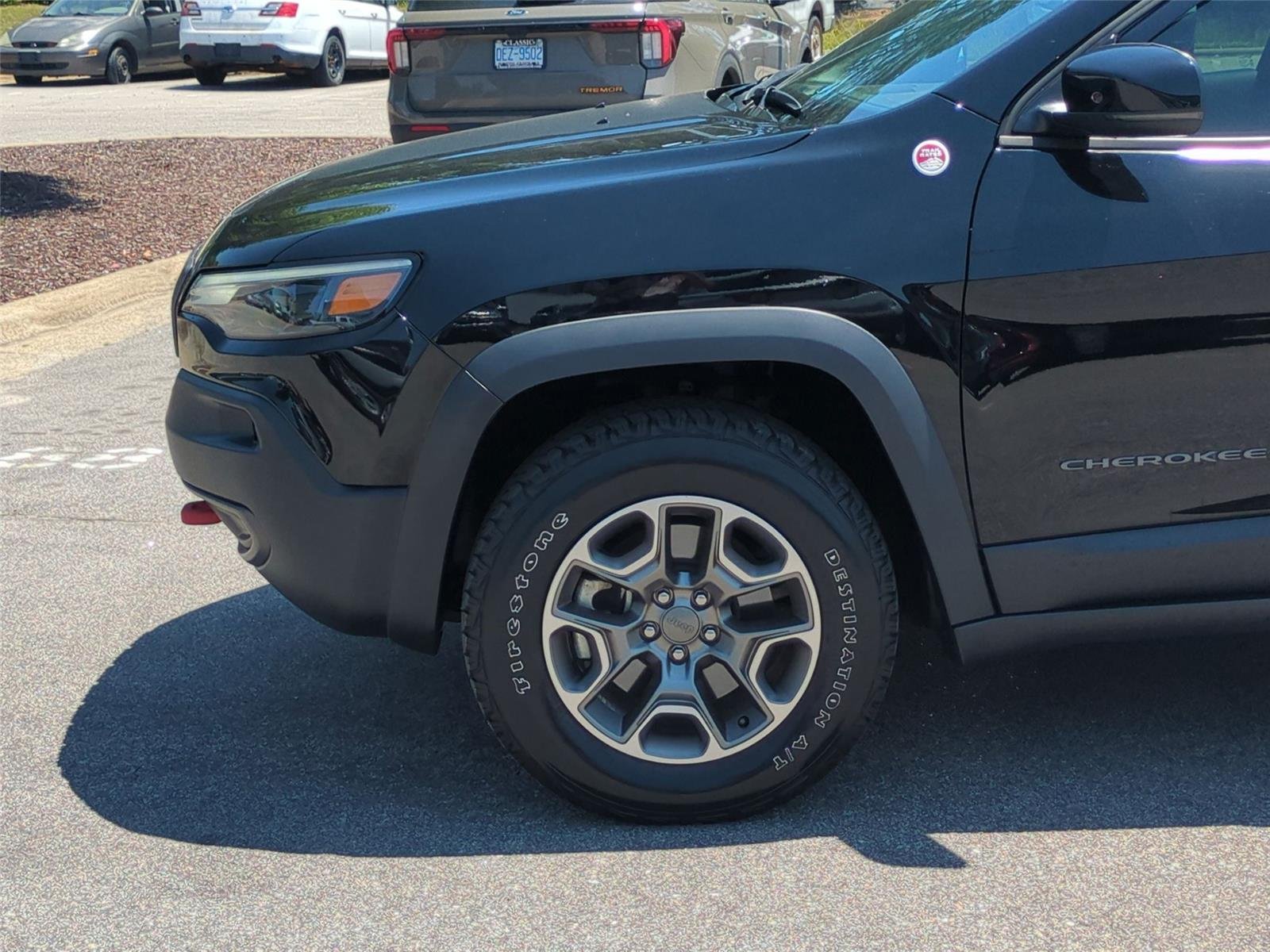 Used 2022 Diamond Black Crystal Pearlcoat Jeep Trailhawk image 10