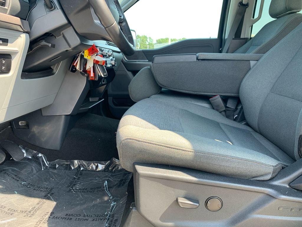 Used 2025 Black Ford XLT image 21