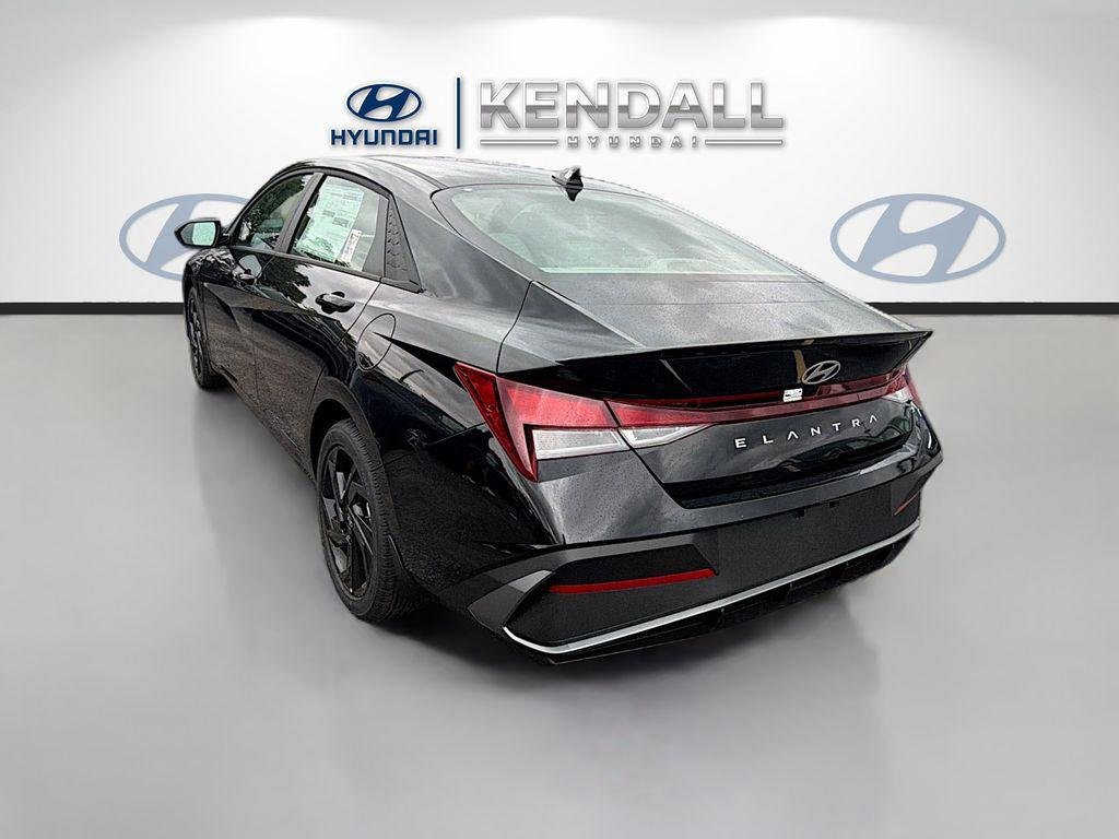 New 2026 Abyss Black Hyundai SEL Sport image 4