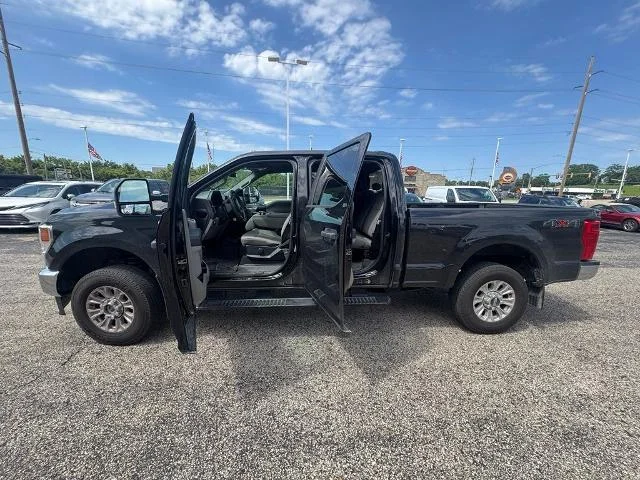 Used 2020 Black Metallic Ford  image 4