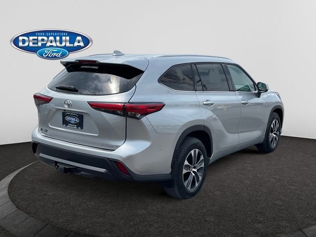 Certified Used 2022 Silver Toyota XLE image 7