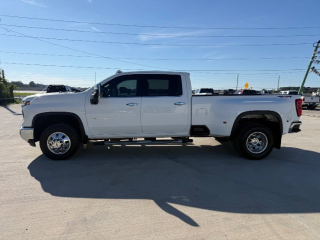 Used 2024 Summit White Chevrolet LTZ image 2