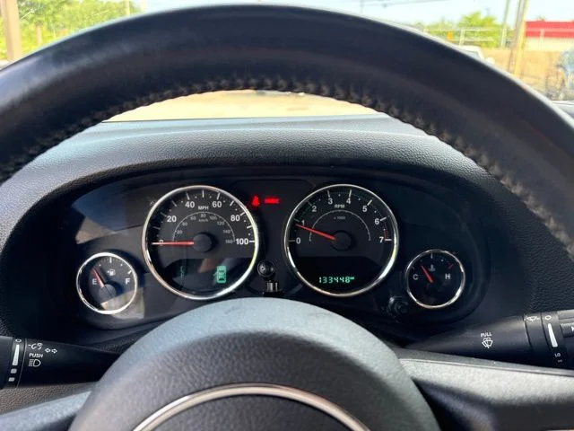 Used 2017 White Jeep Unlimited Sport image 10