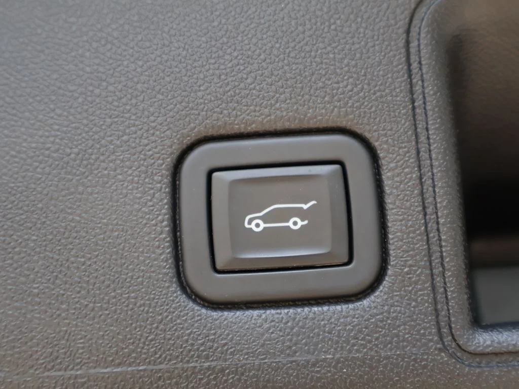 Used 2024 Black GMC SLT image 50