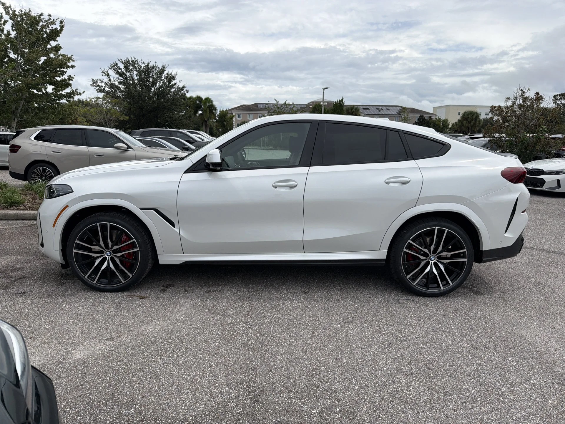 New 2027 Mineral White Metallic BMW xDrive40i image 7