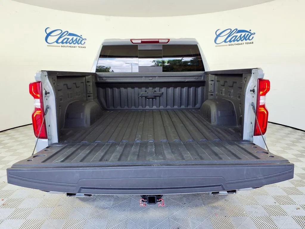 Used 2025 Slate Gray Metallic Chevrolet RST image 5